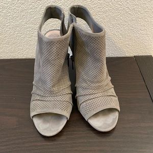 Vince Camuto grey suede open toe booties